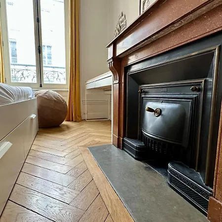Wehost - Bugeaud - Bel Typique Lyon
